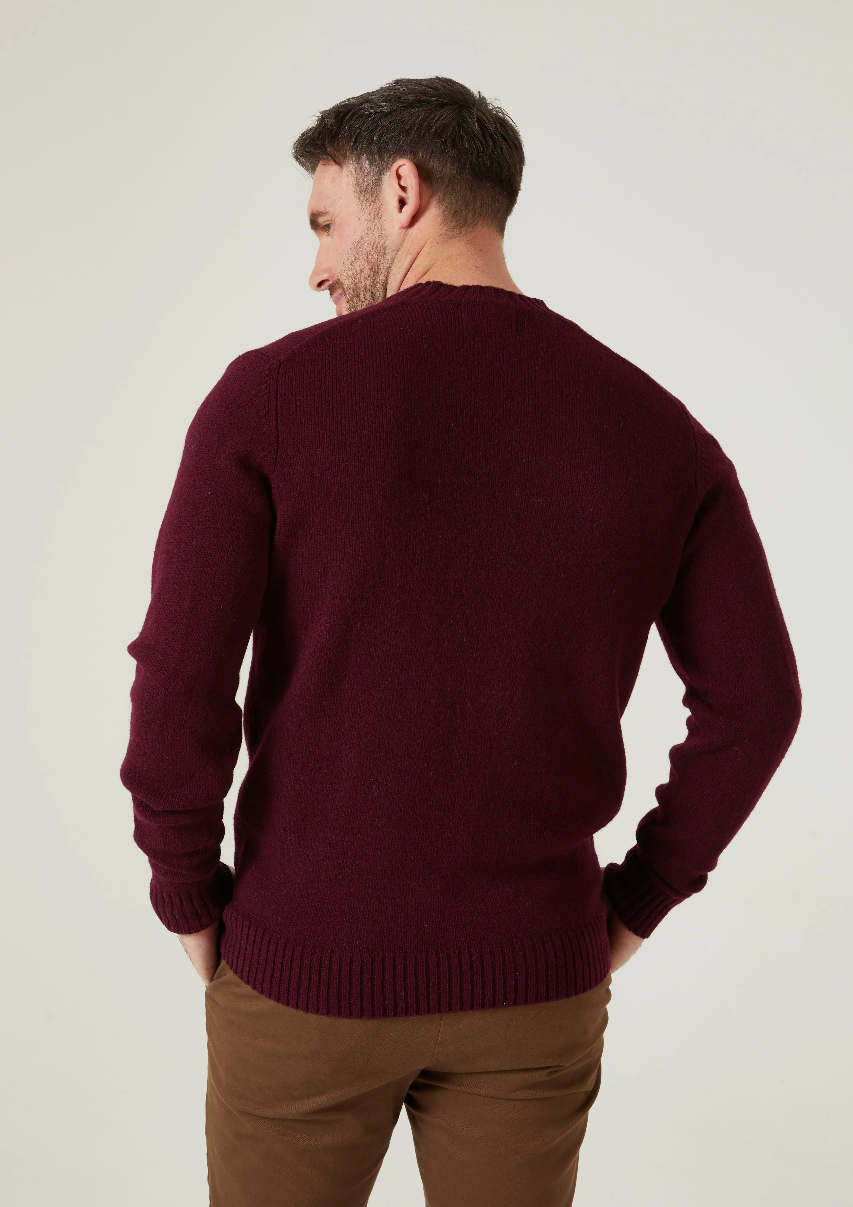 Kinnadie Supersoft Shetland Jumper In Antique Red - Regular Fit