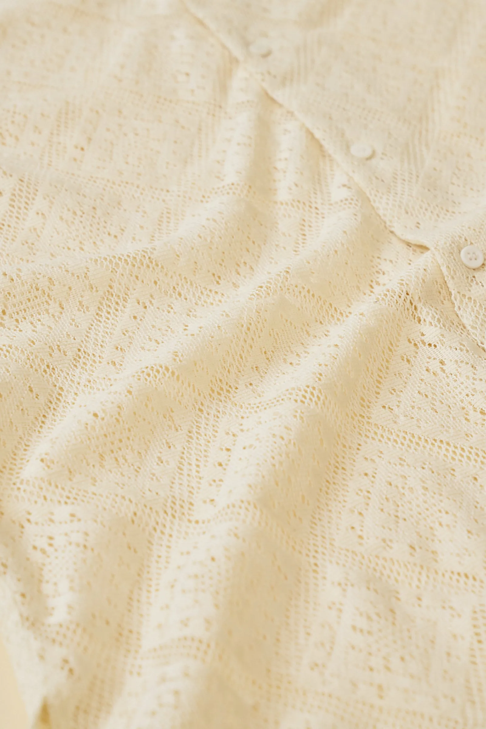 LACE VACATION SHIRT - CREAM